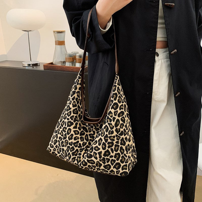 Stylish Leopard Print Hobo Bag Acalora