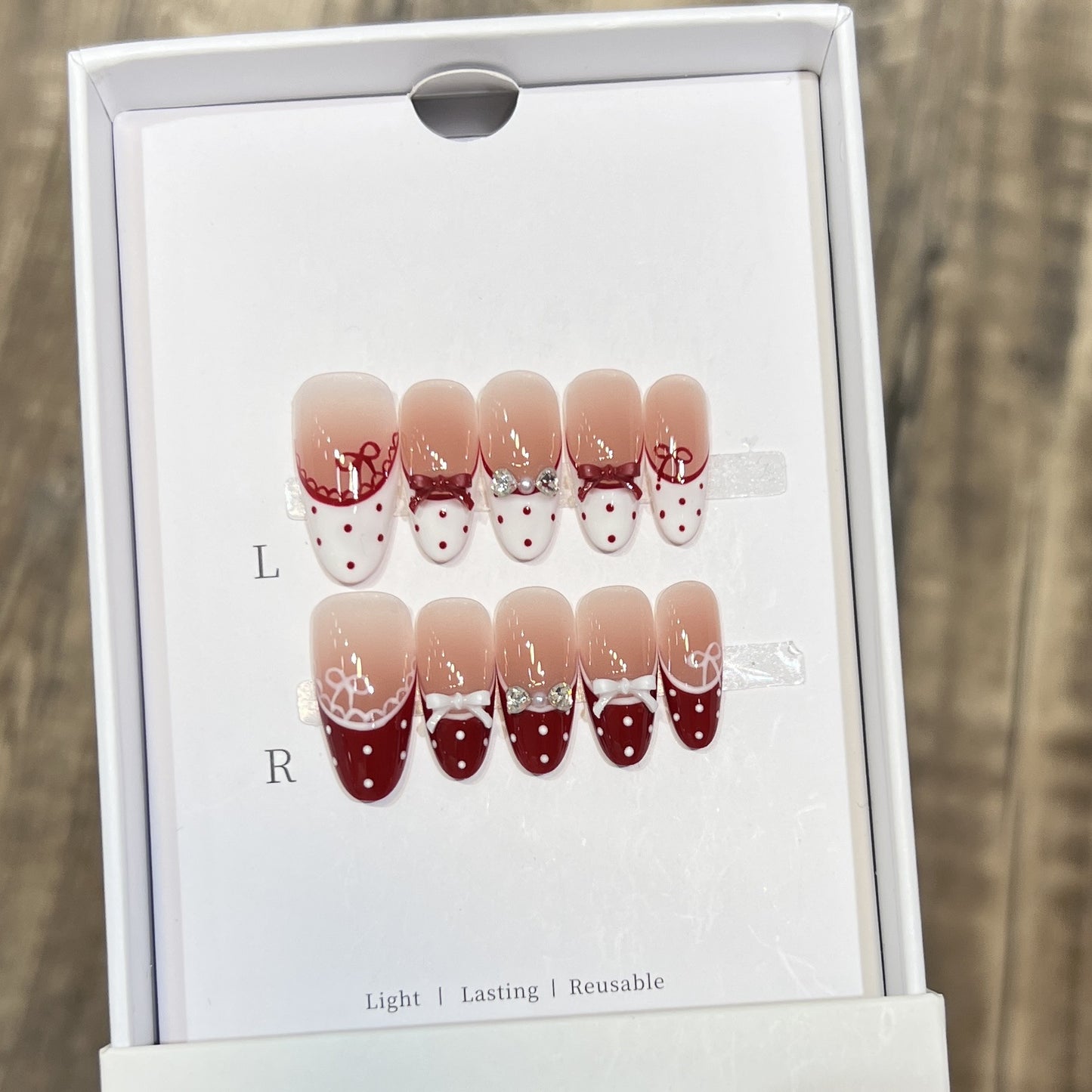 Elegant Reusable Press-On Nails with Artistic Details Acalora