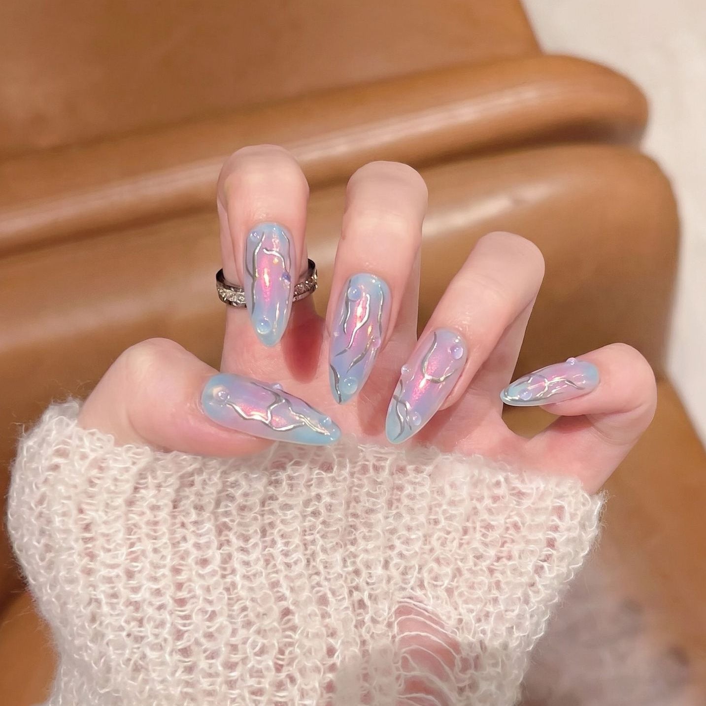 Iridescent Press-On Nail Set Acalora