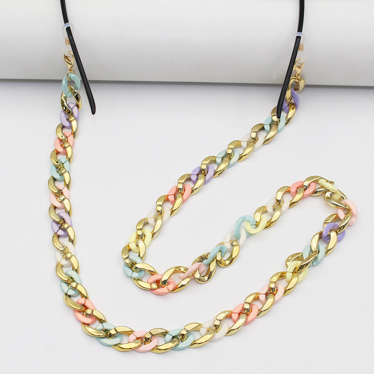 Stylish Chain Eyewear Holder Acalora