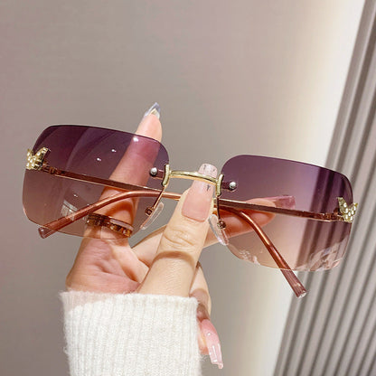 Women's fashion sunglasses with unique frame and luxurious accents Bowlift