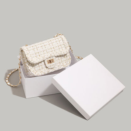 Textured Chain-Detail Crossbody Bag Acalora