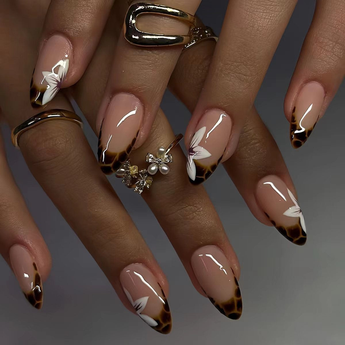 Floral and Geometric Press-On Nail Art Acalora