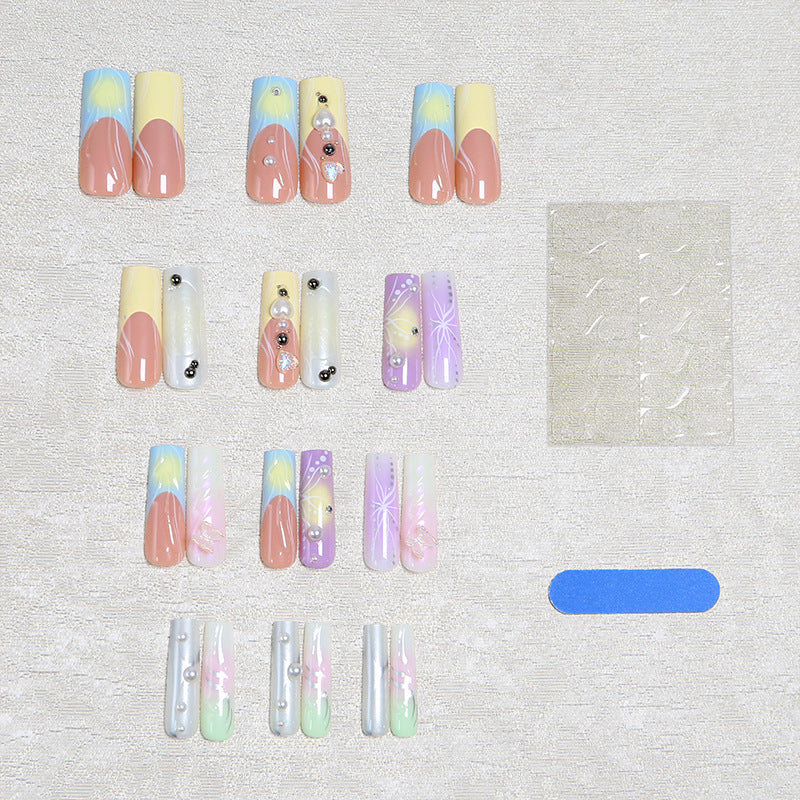 Artificial nail set with elegant floral and sparkling accents Acalora