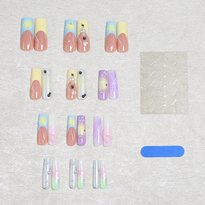 Artificial nail set with elegant floral and sparkling accents Acalora