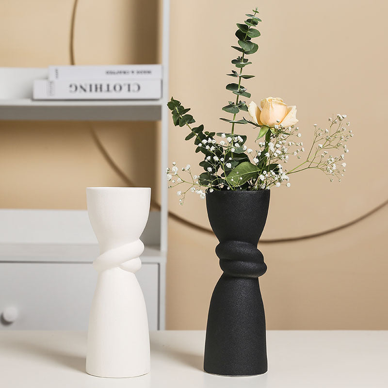 Elegant and contemporary ceramic vase Acalora