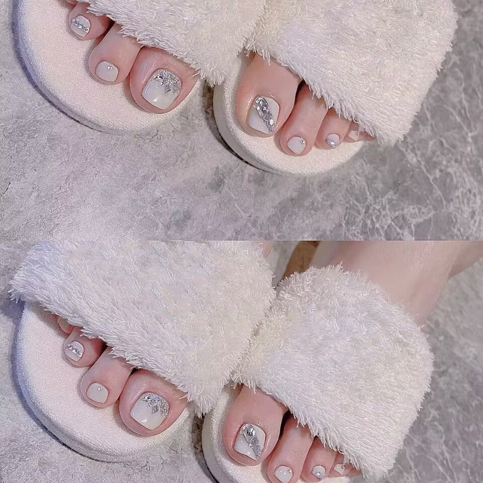 Rhinestone-Embellished Flip Flop Sandals Acalora