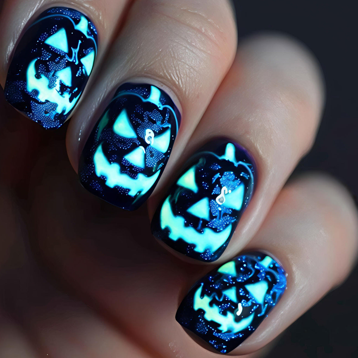 Halloween-Themed Nail Art Acalora