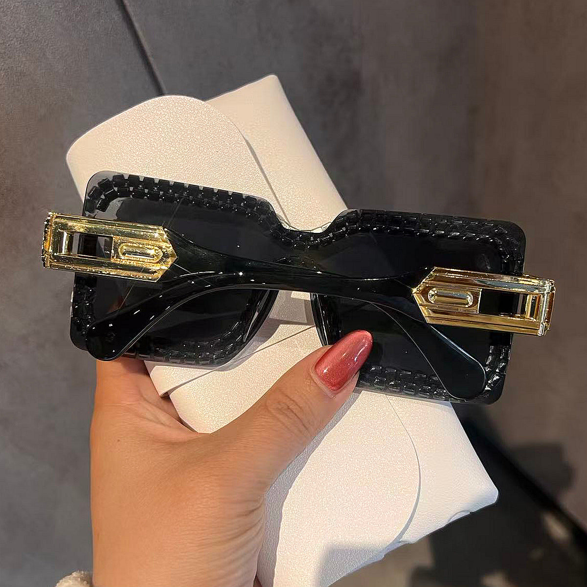 Women's Fashion Oversized Sunglasses with Sparkling Crystal Accents Bowlift