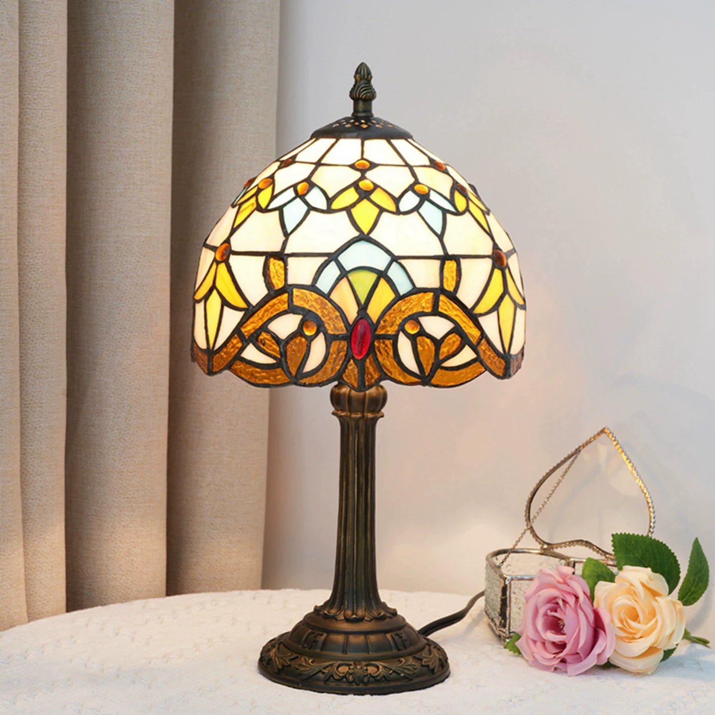 Skanto | VerreMystique Tiffany Lamp – Timeless Glass Table Lamp for Warm Ambient Lighting