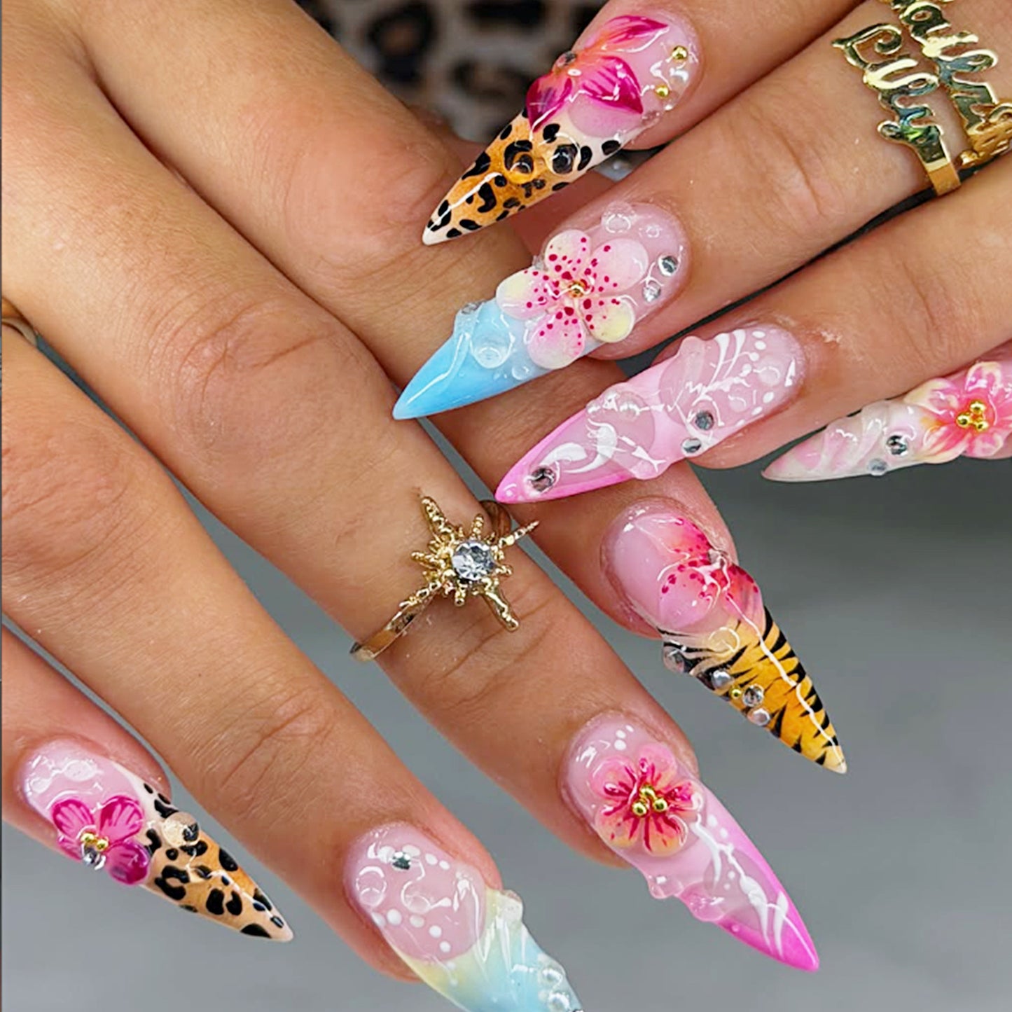 Artistic High-Quality Press-On Nail Set Acalora