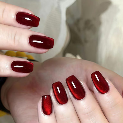 Elegant artificial nails with a luxurious glossy finish Acalora