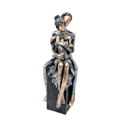 Elegant sculpture of a romantic couple Acalora