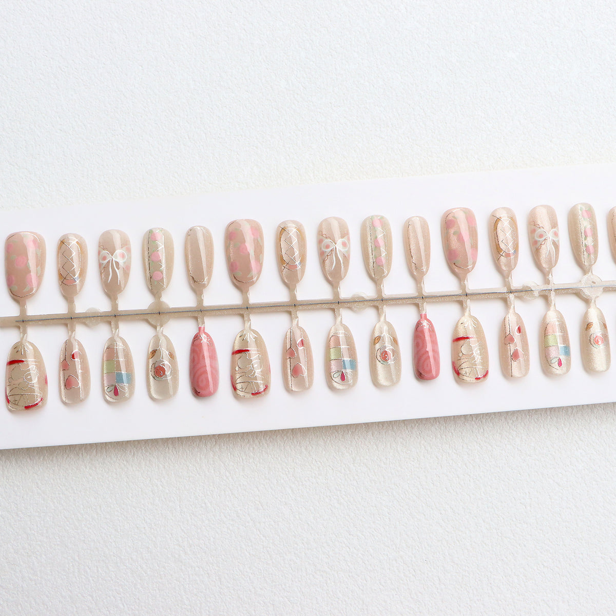 Decorative Press-On Nail Art Set with Artistic Designs Acalora