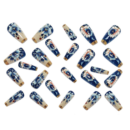 Artificial nails with floral and glamorous 3D applications Acalora