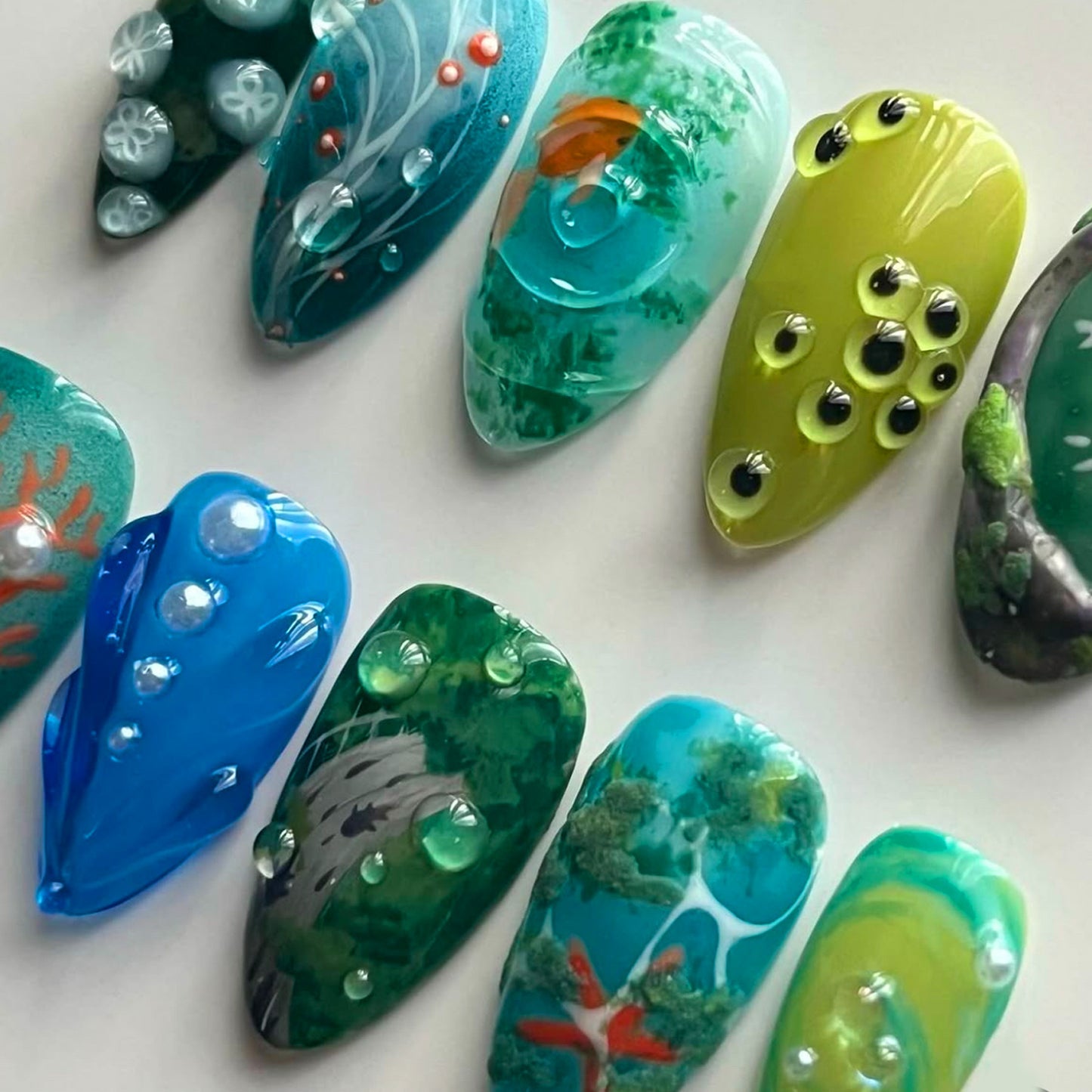Artistic Ocean-Inspired Press-On Nails Acalora