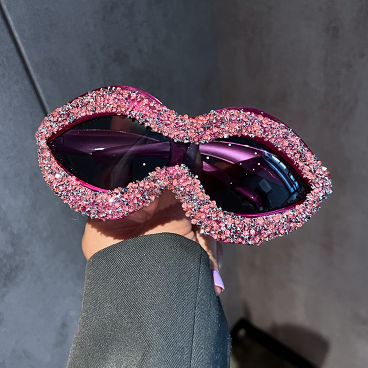 Women statement sunglasses with sparkling crystal embellishments Bowlift