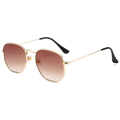 Women Oversized Sunglasses with elegant golden metal frame and solid UV protection Bowlift