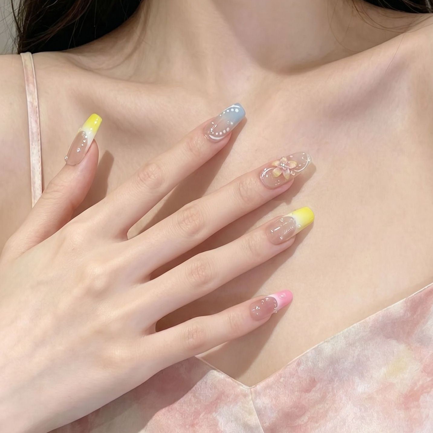 Artistic Floral Design Press-On Nail Set Acalora