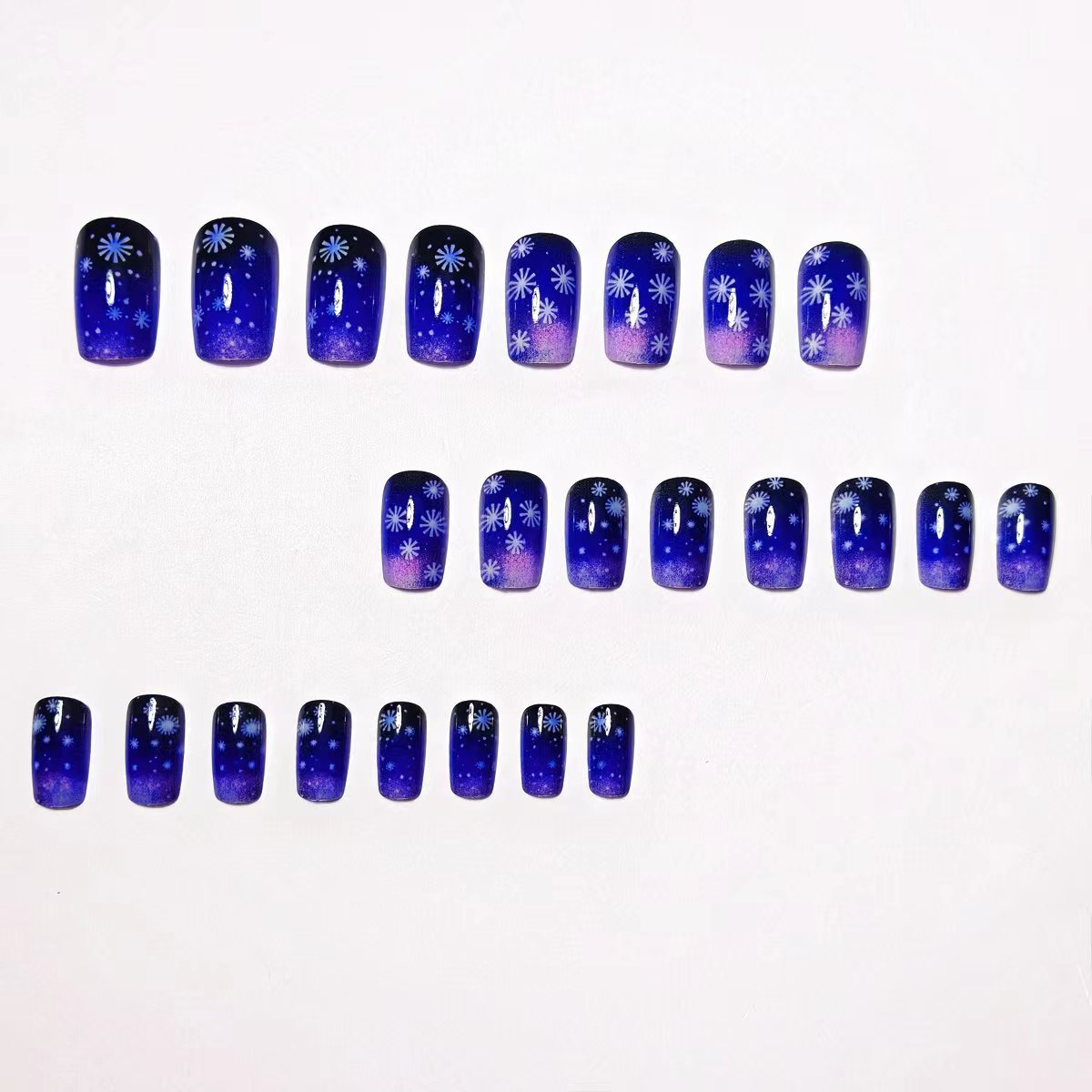 Winter-Themed Gradient Ombre Nail Art Acalora