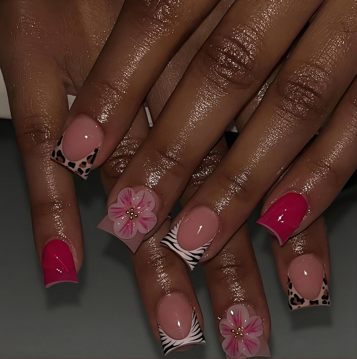 Decorative Floral Press-On Nail Art Set Acalora