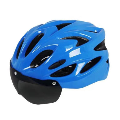 Bicycle helmet with integrated sun visor and optimal ventilation Karnz