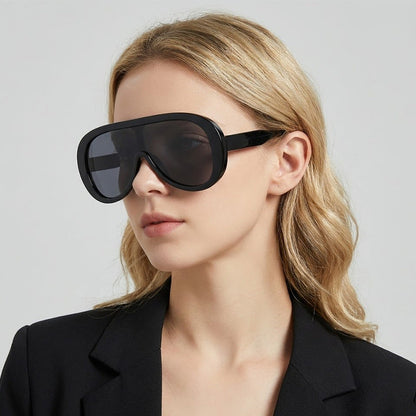 Ladies fashionable sunglasses with wide frame Bowlift