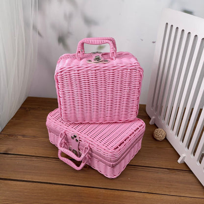 Women elegant handbag made of woven material Kalsten