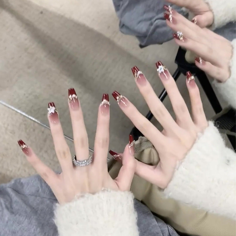Artificial nail set with elegant glittering accents and romantic design Acalora