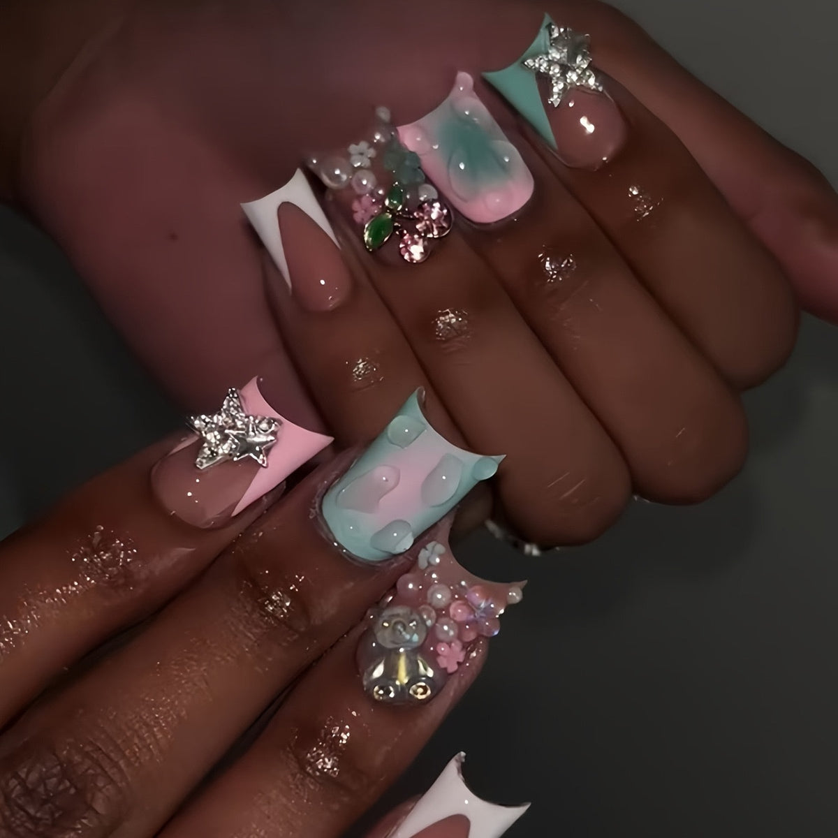 Decorative Artistic Press-On Nail Set Acalora