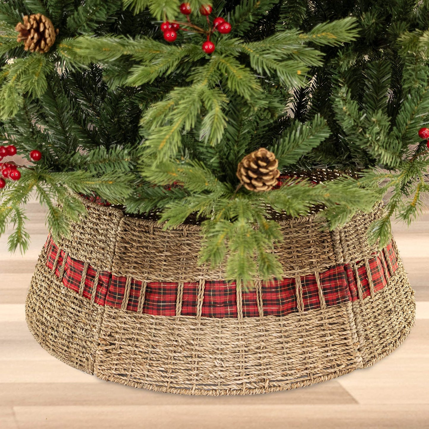 Decorative Christmas tree stand made of wicker Acalora