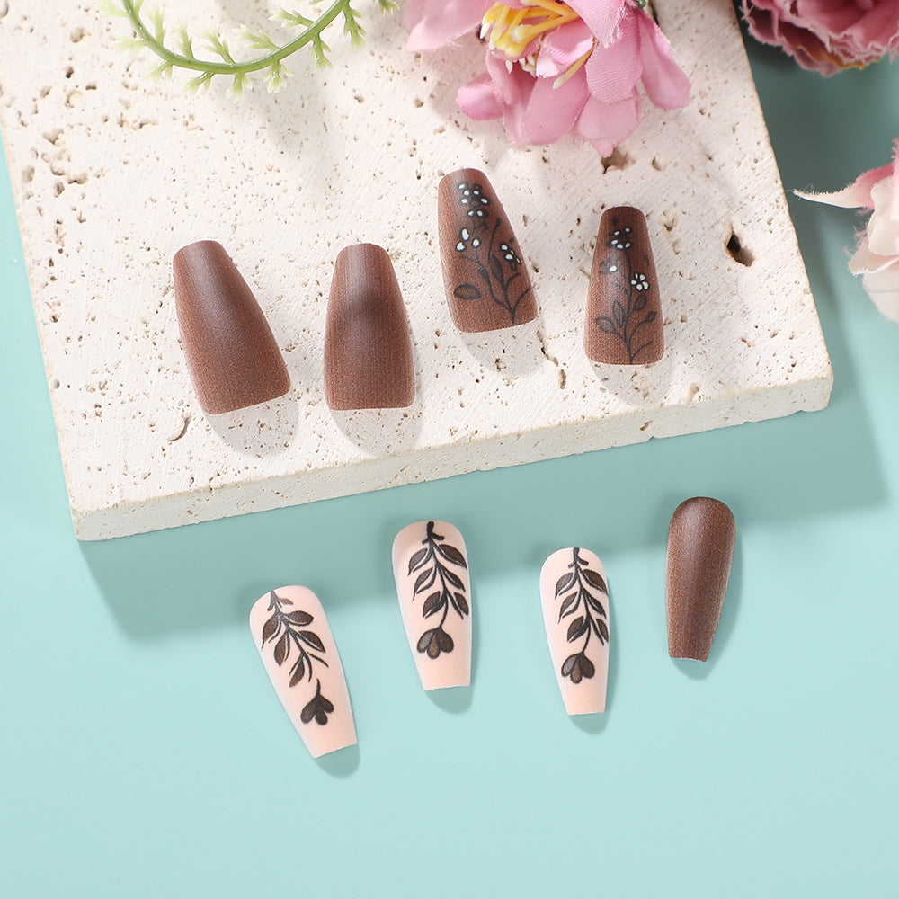 Artificial nails in an elegant and natural design Acalora