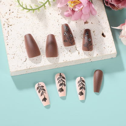 Artificial nails in an elegant and natural design Acalora