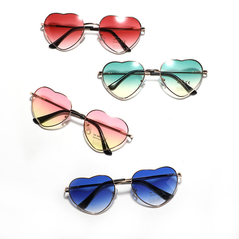 Women's heart-shaped sunglasses with UV protection and delicate frame Skanto