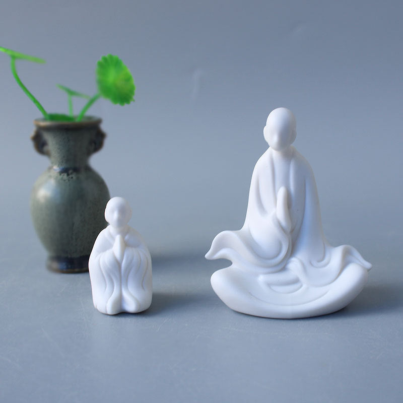 Decorative porcelain figure Acalora