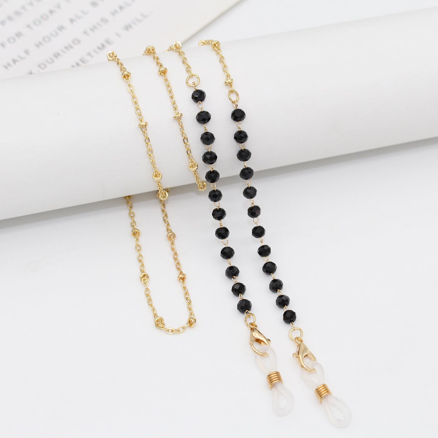 Floral Decorated Eyewear Chain Acalora