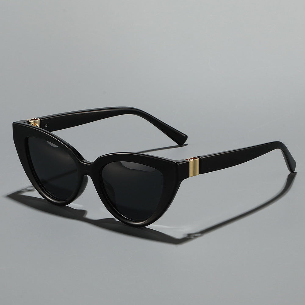 Women's Cat-Eye Sunglasses with high-quality UV protection and luxurious design Bowlift