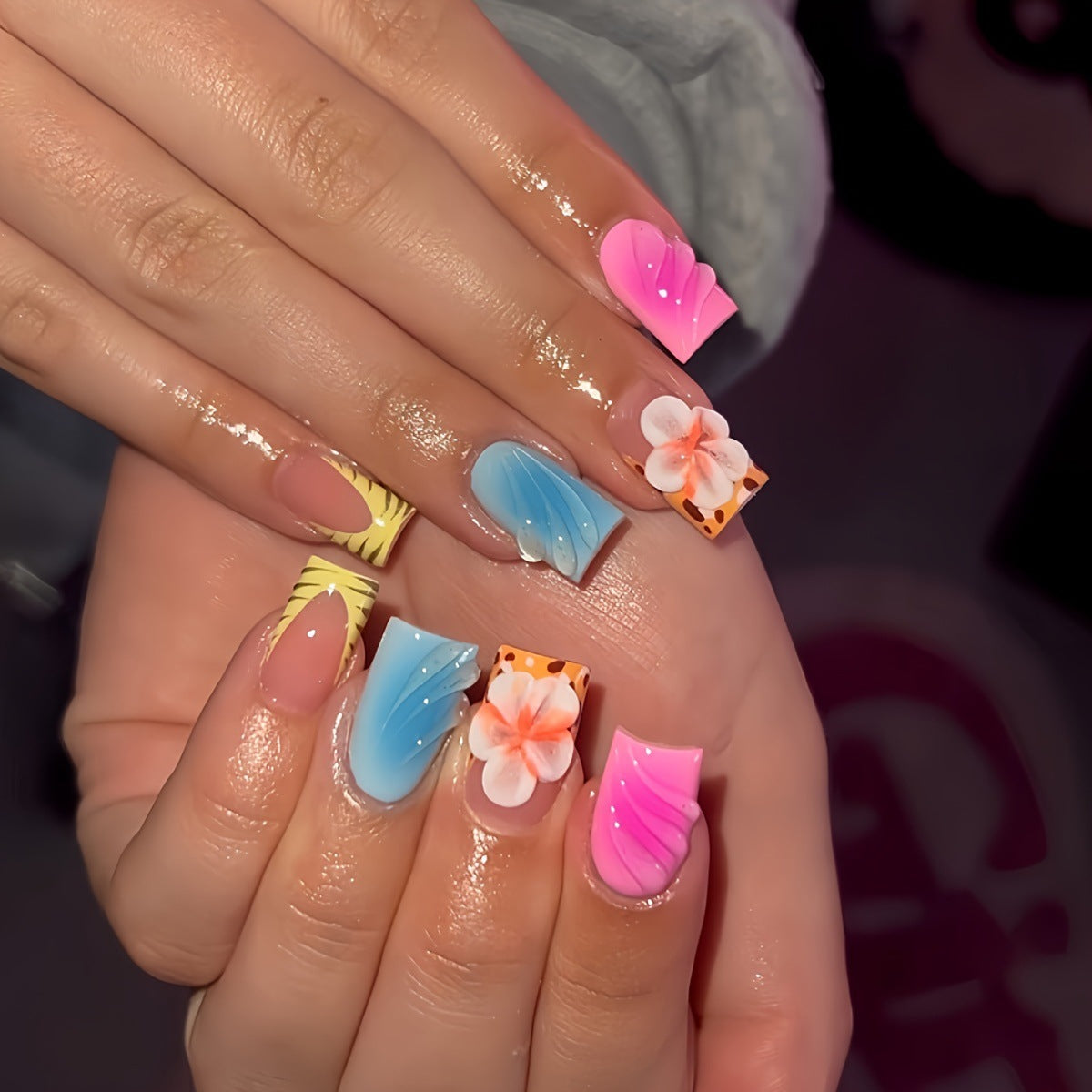 Floral Art Press-On Nails Acalora