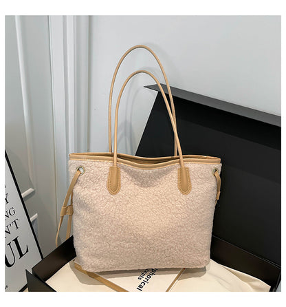 Oversized Faux Fur Tote Bag Acalora