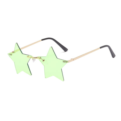 Women striking sunglasses with star-shaped frame and gradient lenses Bowlift
