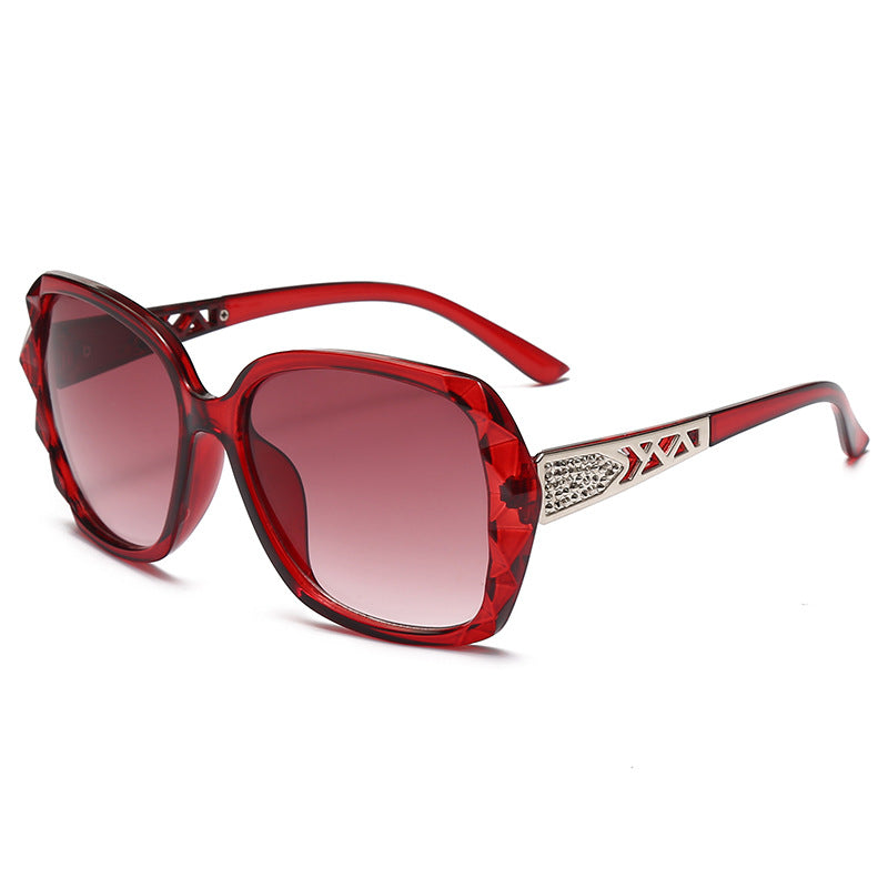 Ladies sunglasses in luxurious glamour style Bowlift