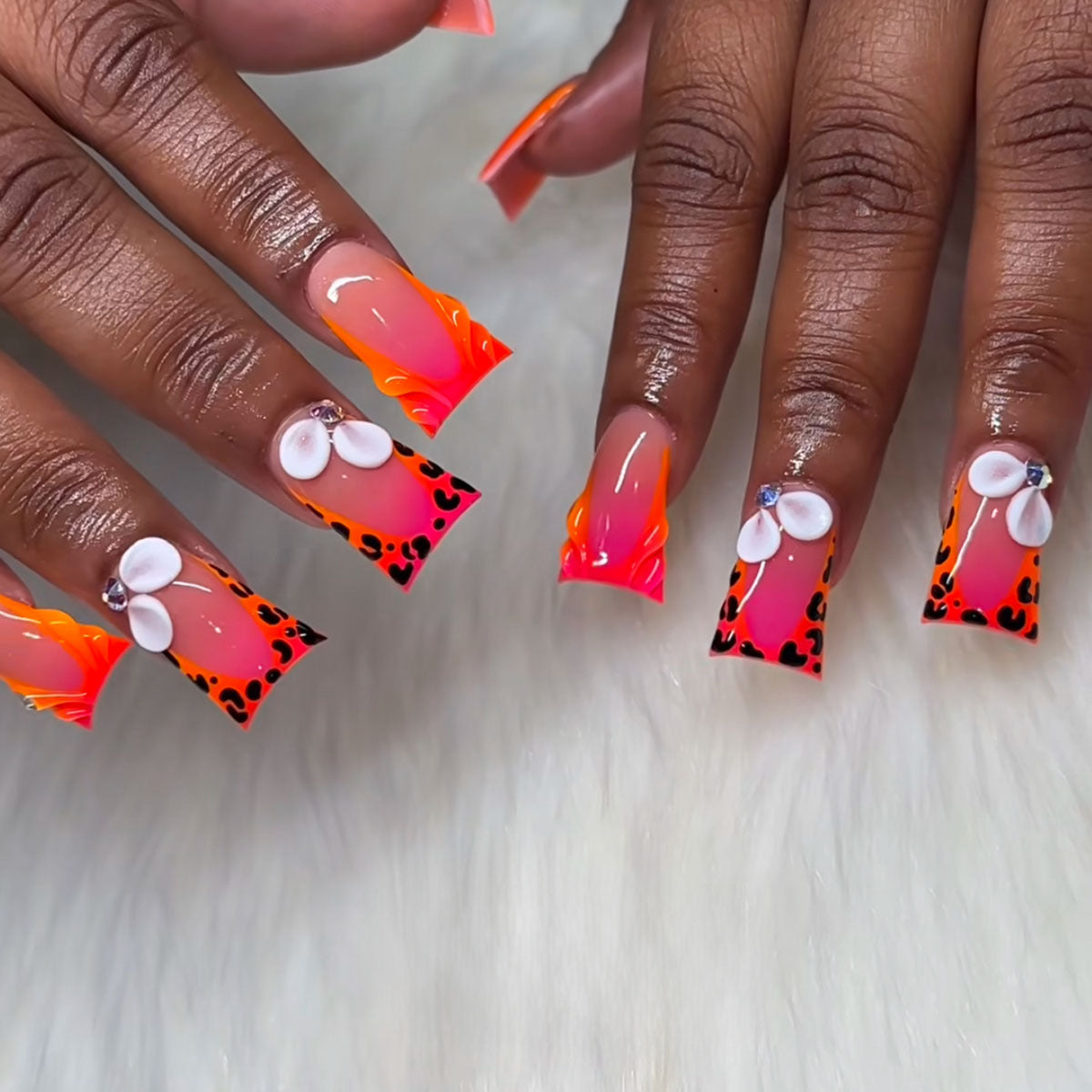 Artistic Floral Press-On Nails Acalora