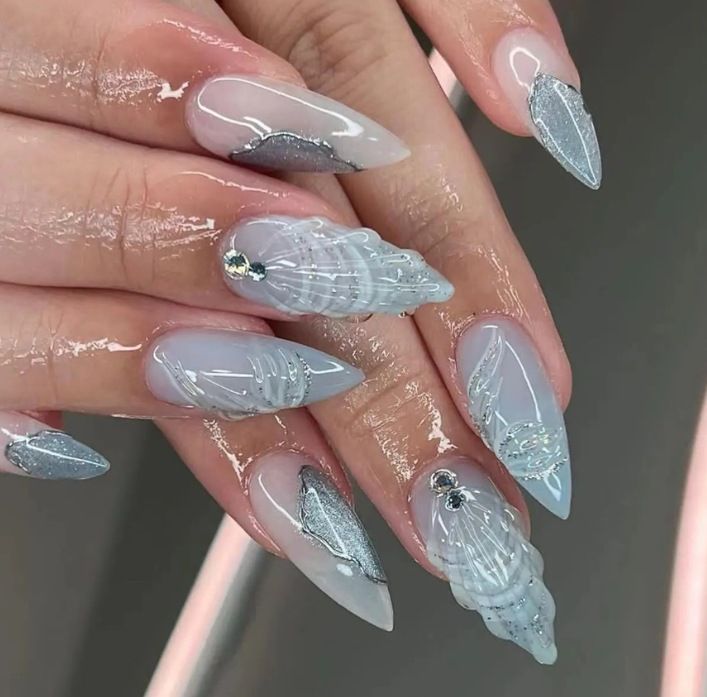 Glittering artificial nail creation Acalora