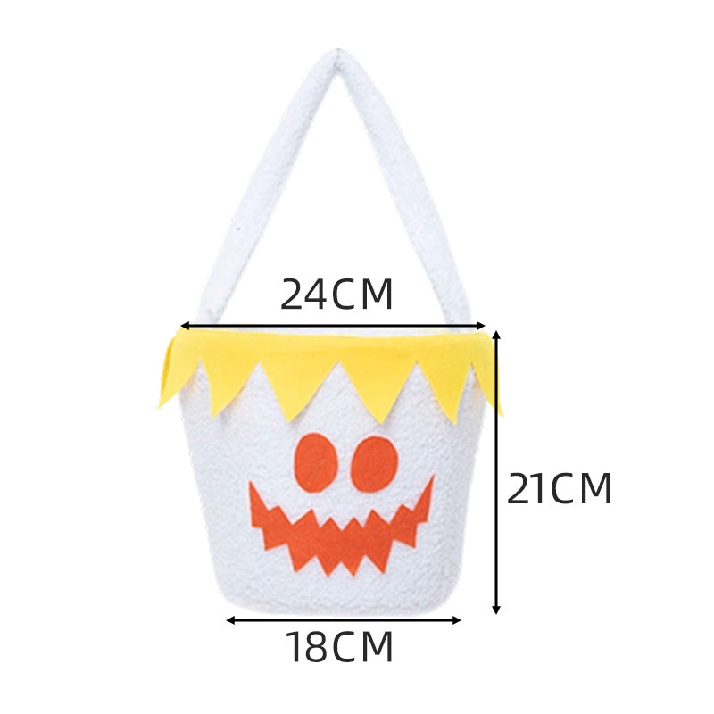 Playful gift basket with cute Halloween motif