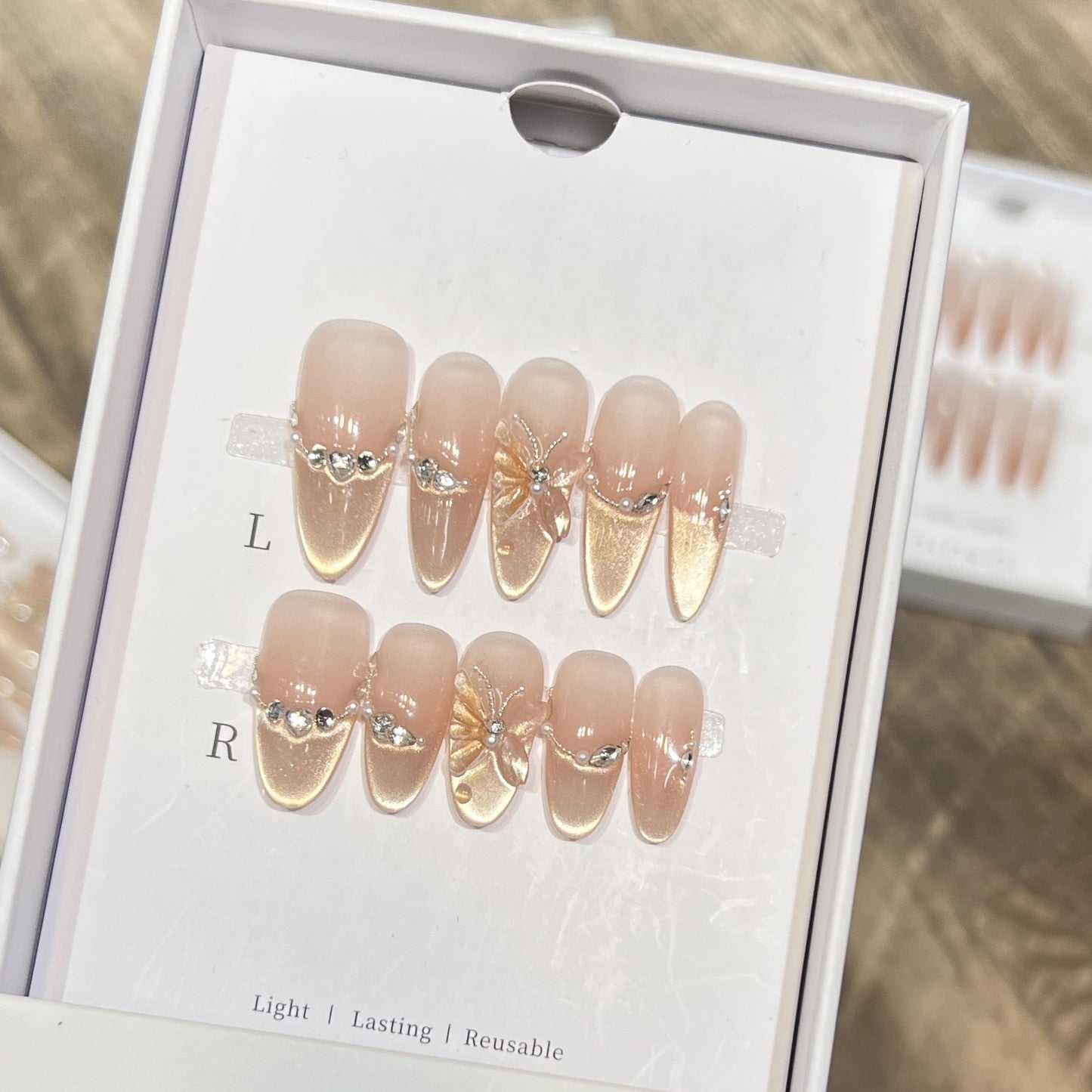 Elegant Butterfly-Accent Press-On Nail Set Acalora