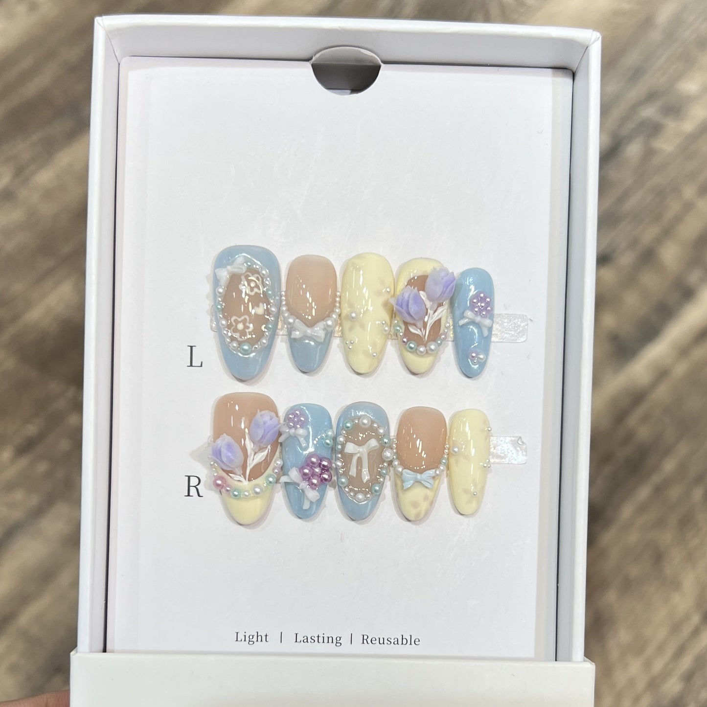 Floral Art Press-On Nail Tips Acalora