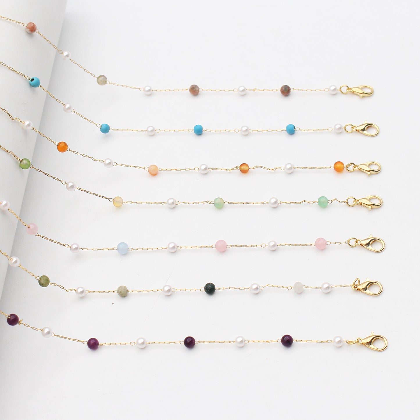 Elegant Multi-Color Eyewear Chain Acalora