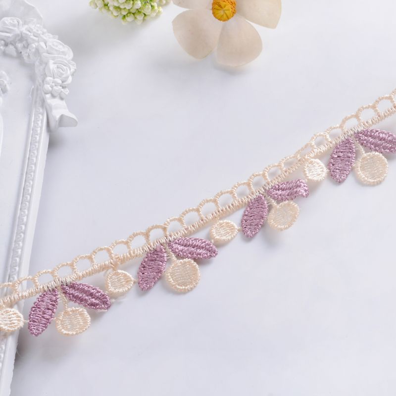 Delicate lace trim Acalora