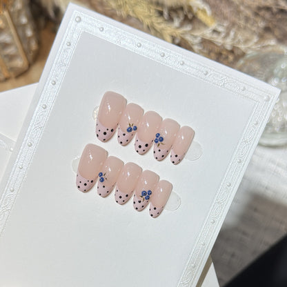 Press-On Nail Set Acalora
