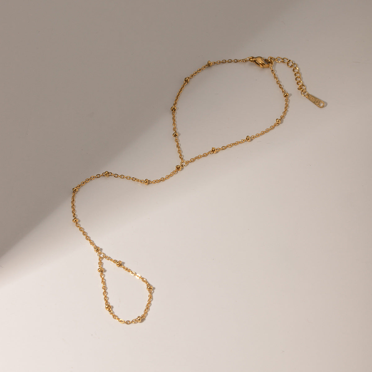 Skanto | Dainty Satellite Hand Chain